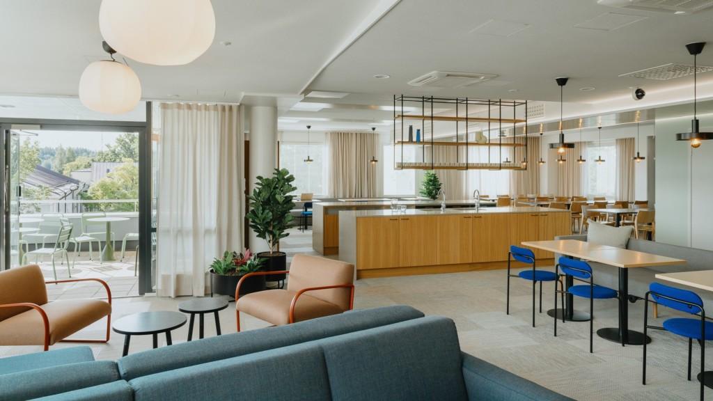 Rune & Berg Designin suunnittelema working cafe Porvoon virastotalon tiloihin