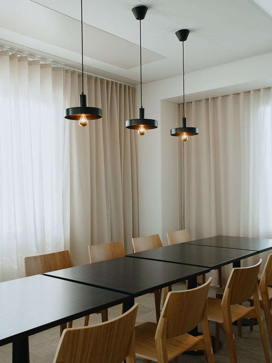 Rune & Berg Designin suunnittelema Working Cafe Porvoon virastotalon tiloihin