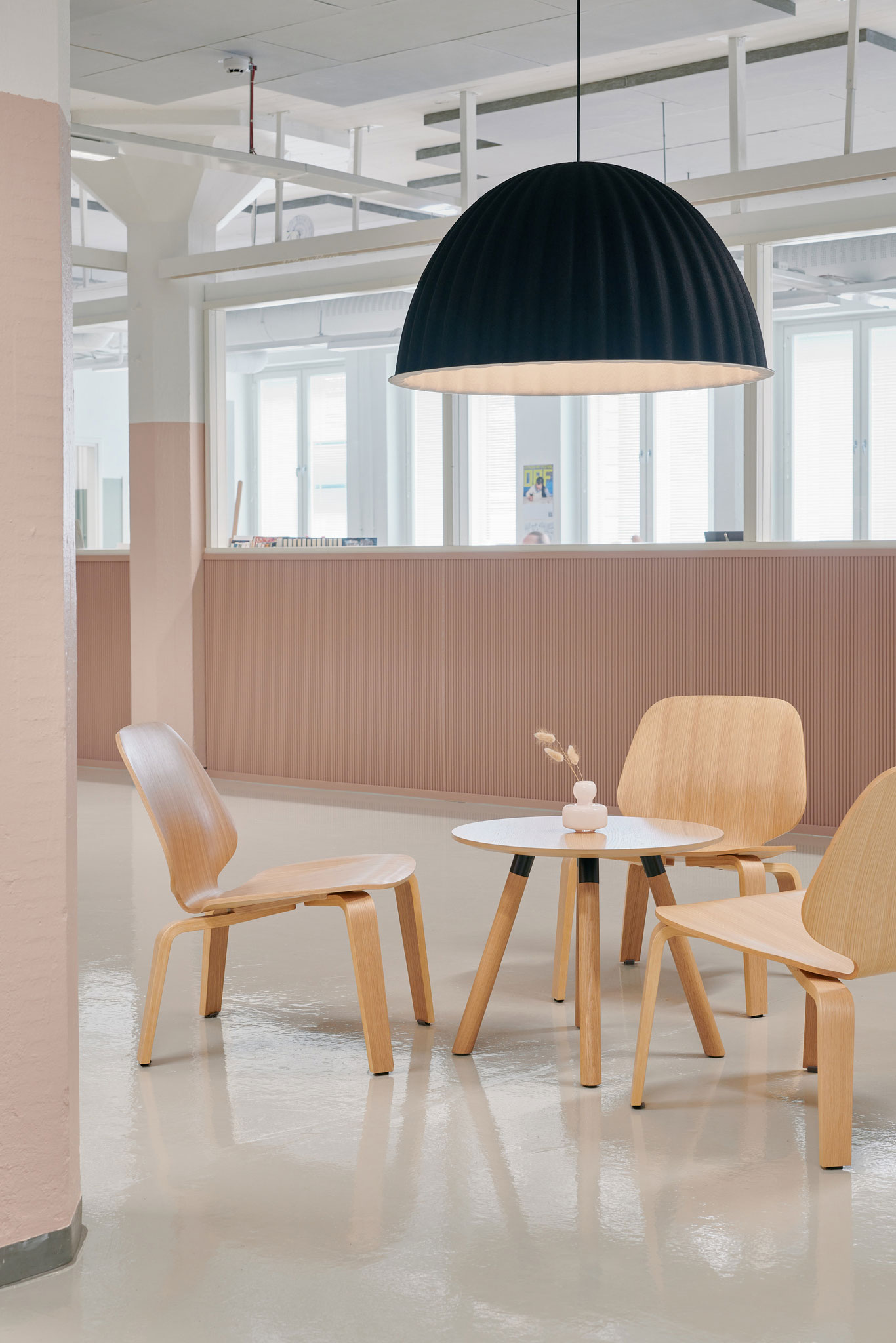 Rune & Berg Designin suunnittelema Aula Työkoti työympäristö
