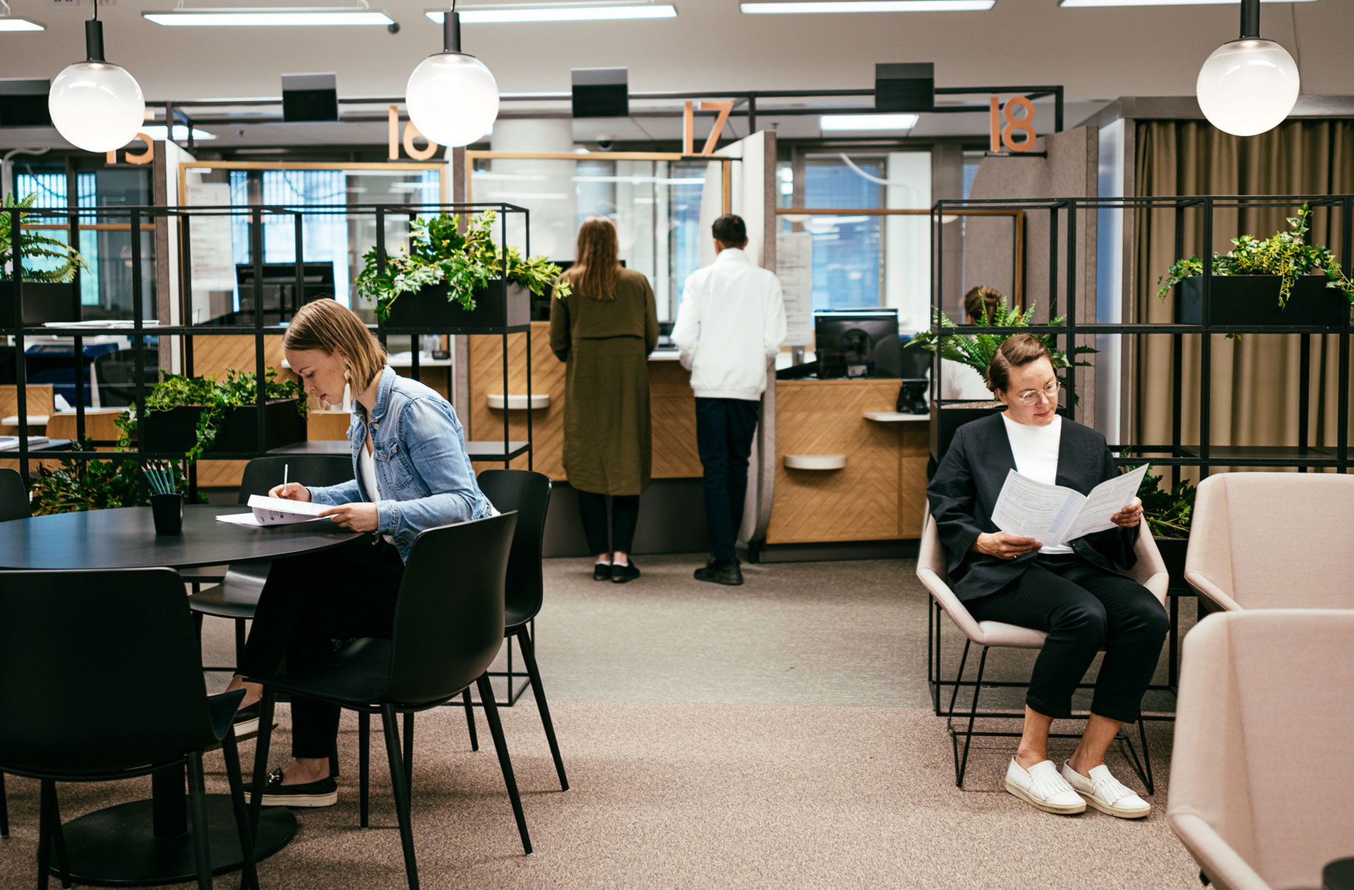 Rune & Berg Designin suunnittelema DVV:n digi- ja väestövirasto palvelualue