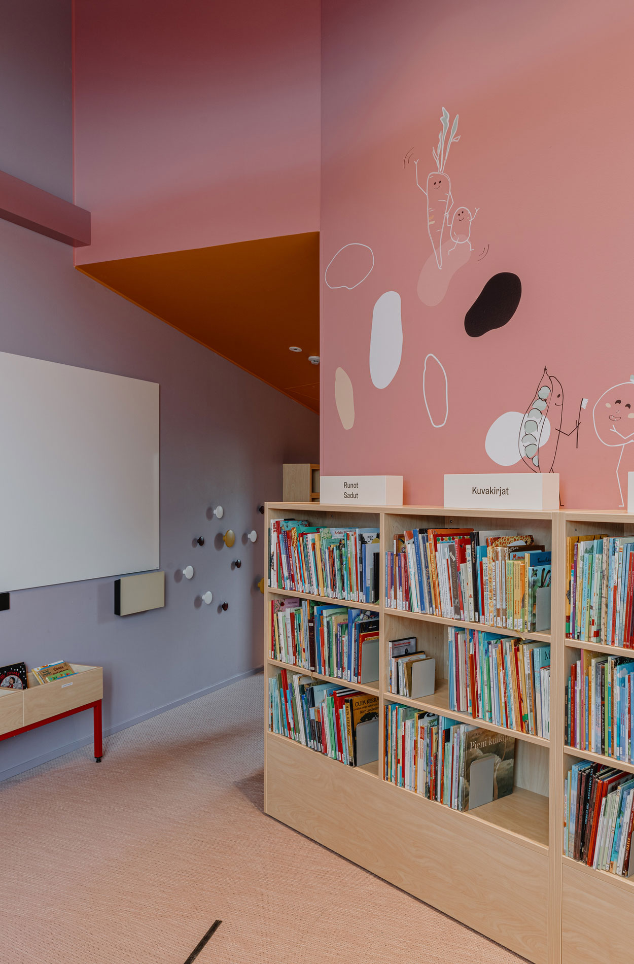 Rune & Berg Designin suunnittelema Herttoniemen Kirjaston lastentila