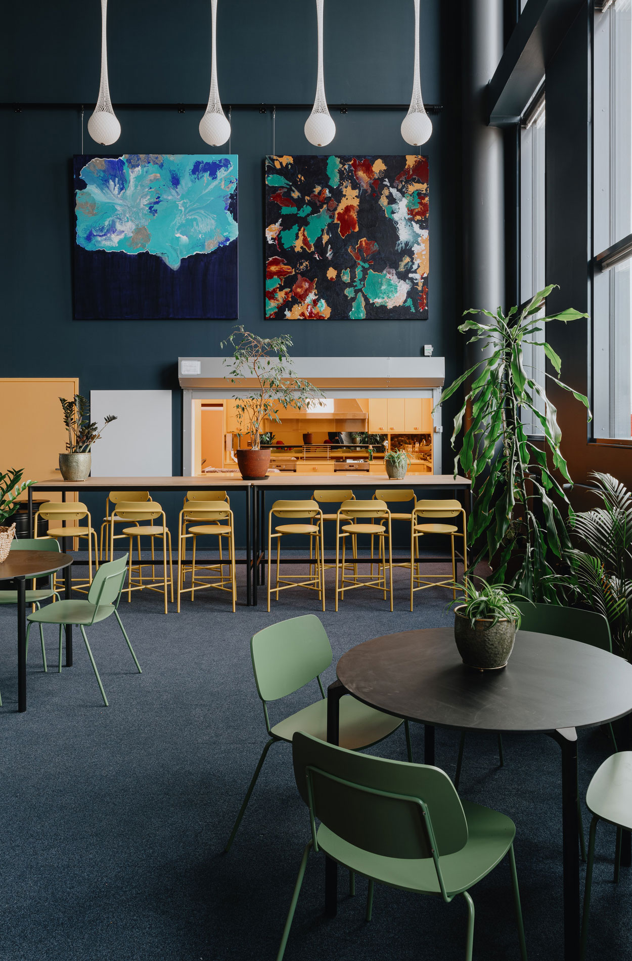 Rune & Berg Designin suunnittelema Herttoniemen Kirjaston nuorisotilat