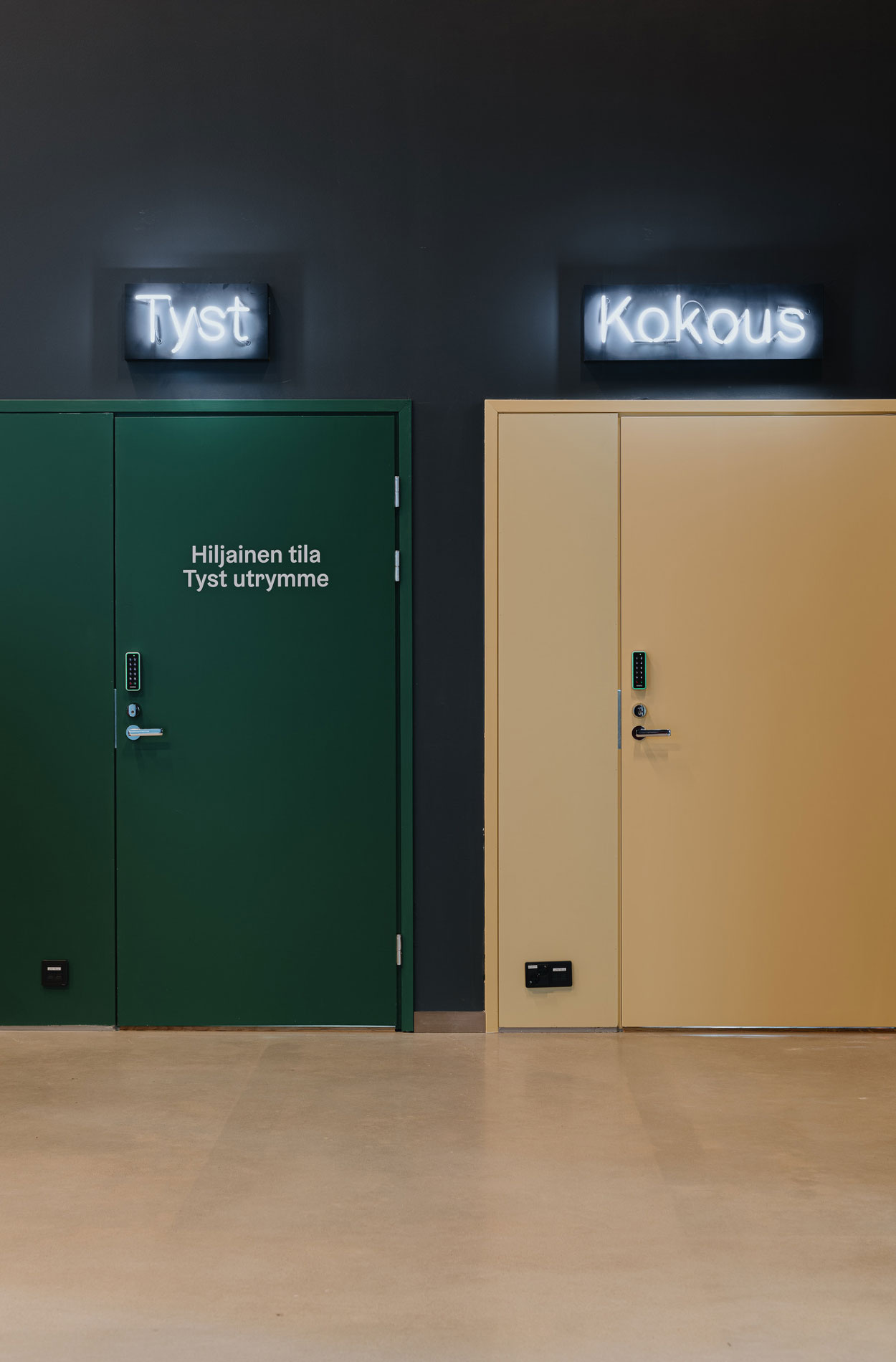 Rune & Berg Designin suunnittelema Herttoniemen Kirjasto opasteet
