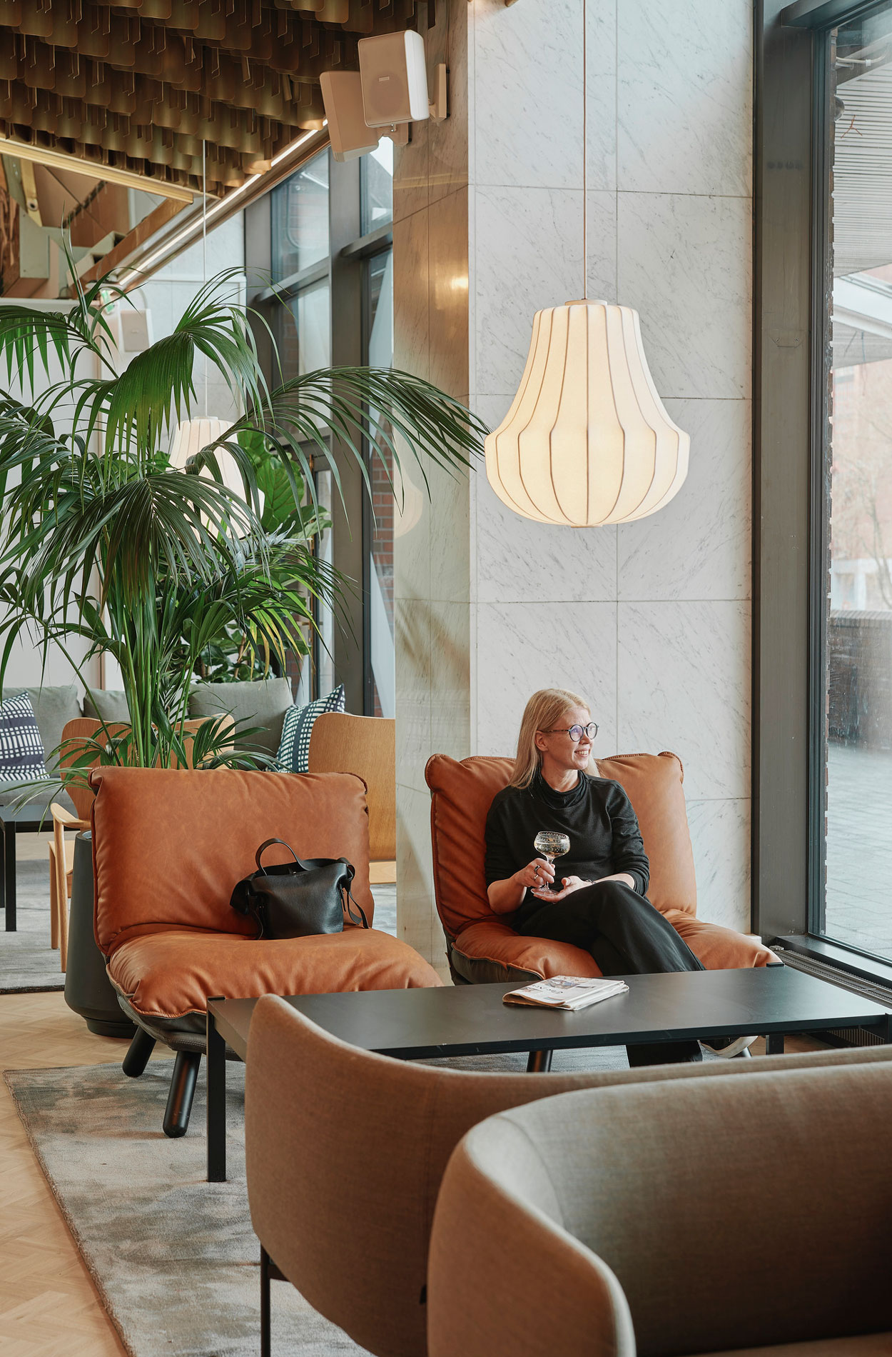 Rune & Berg Designin suunnittelema Hotel Ilves palveluympäristön lounge