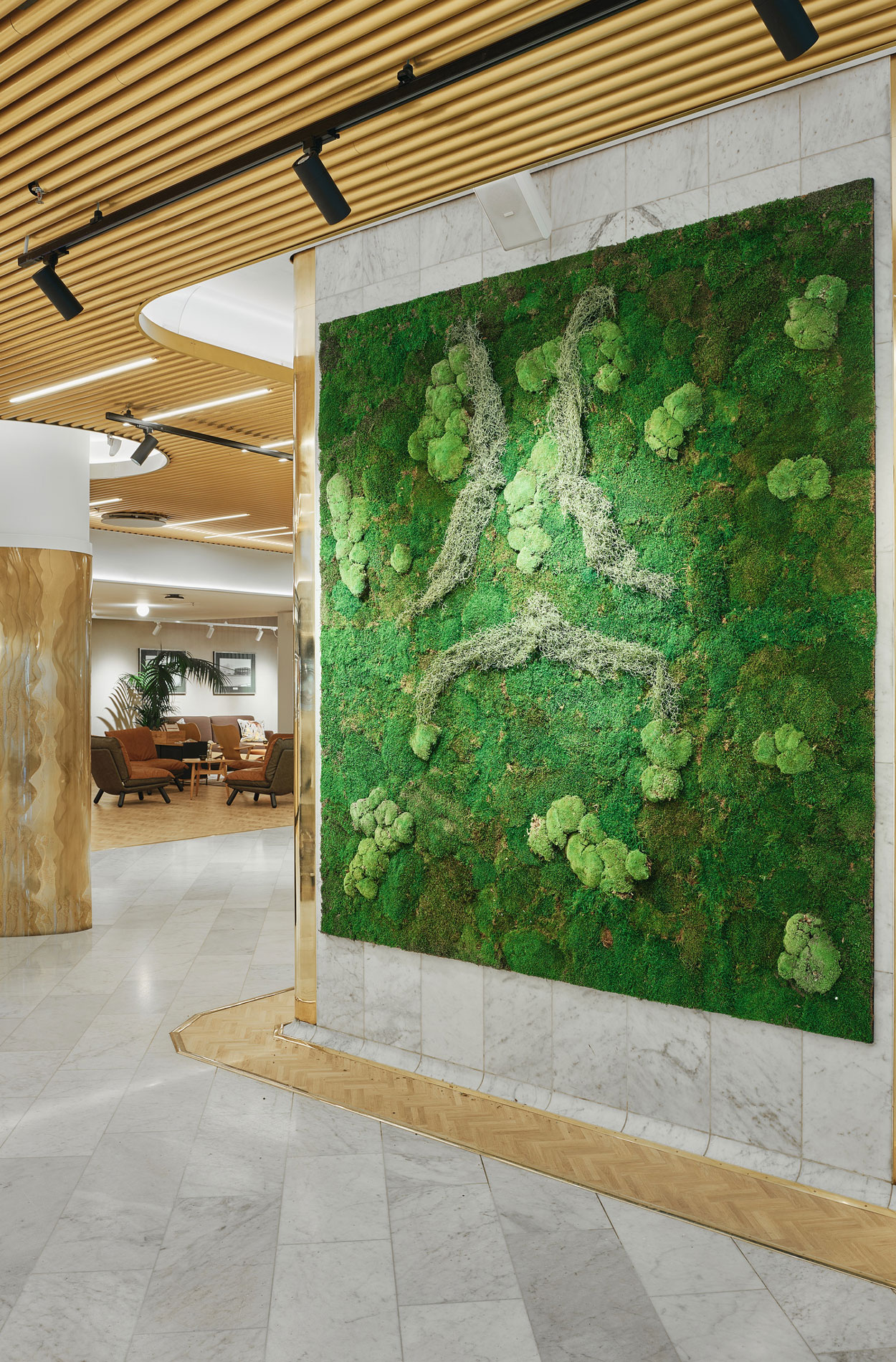 Rune & Berg Designin suunnittelema Hotel Ilves palveluympäristö viherseinä