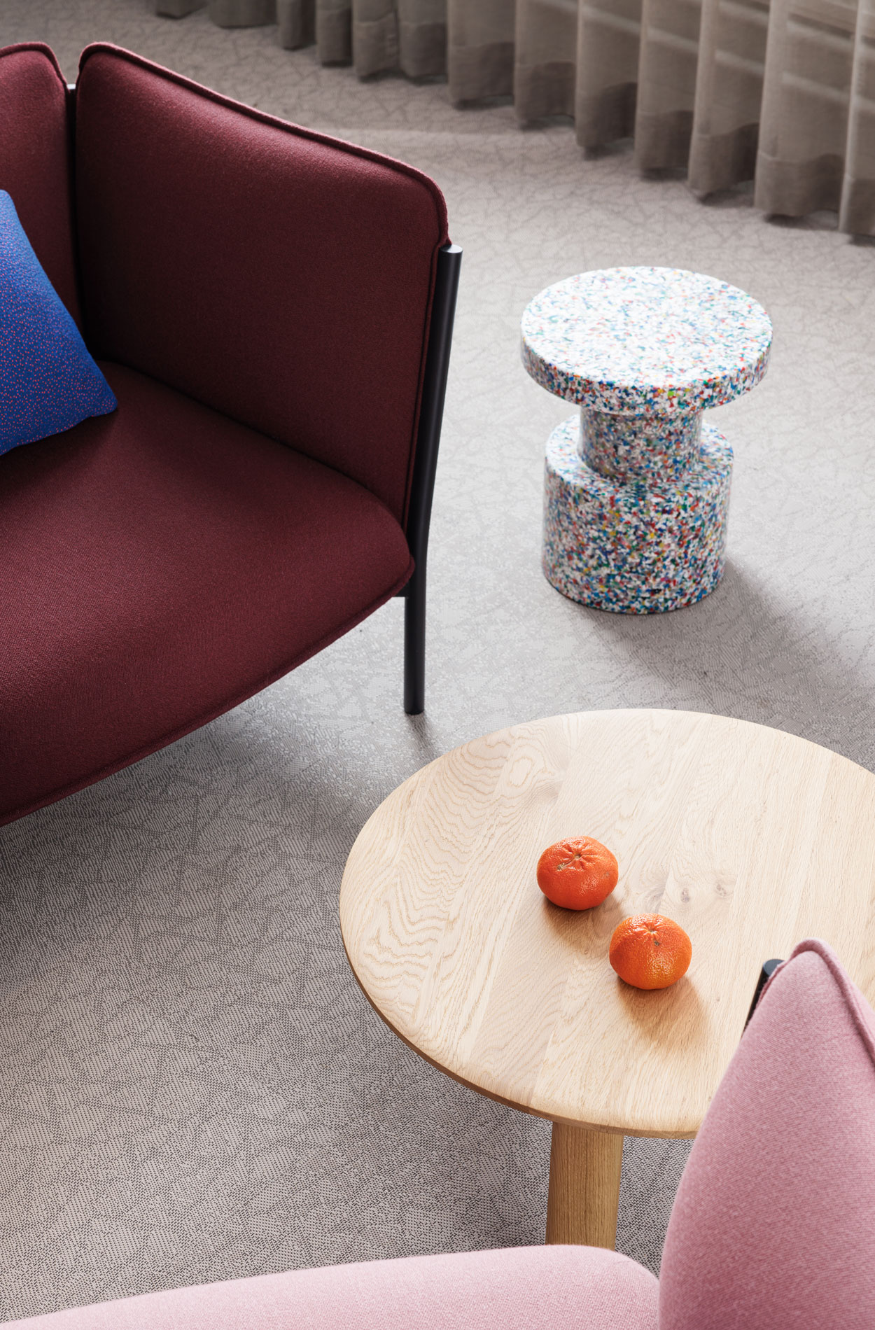 Rune & Berg Designin suunnittelema Relex työympäristö työkahvila