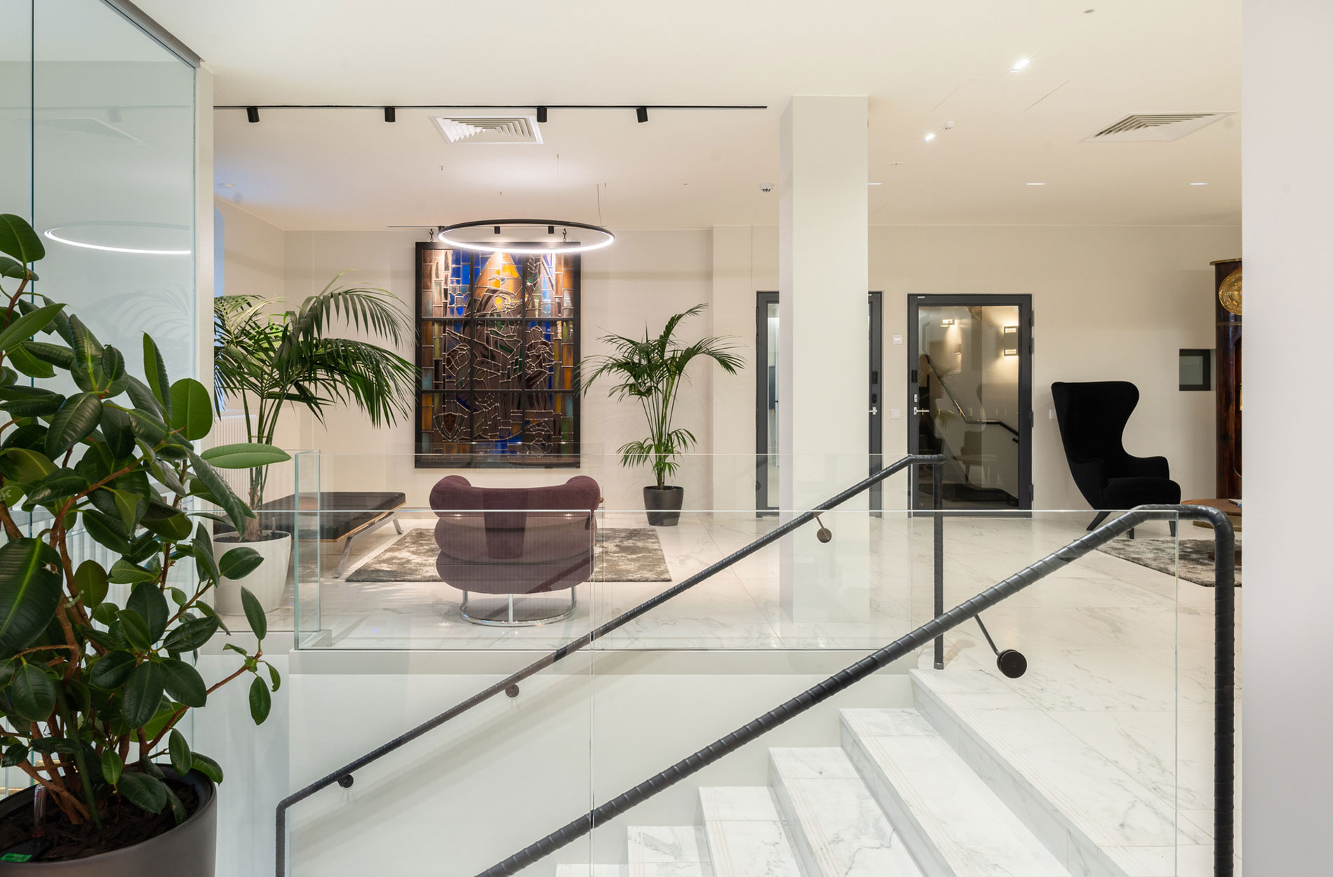 Rune & Berg Designin suunnittelema Rettig Group työympäristön vastaanottoaula