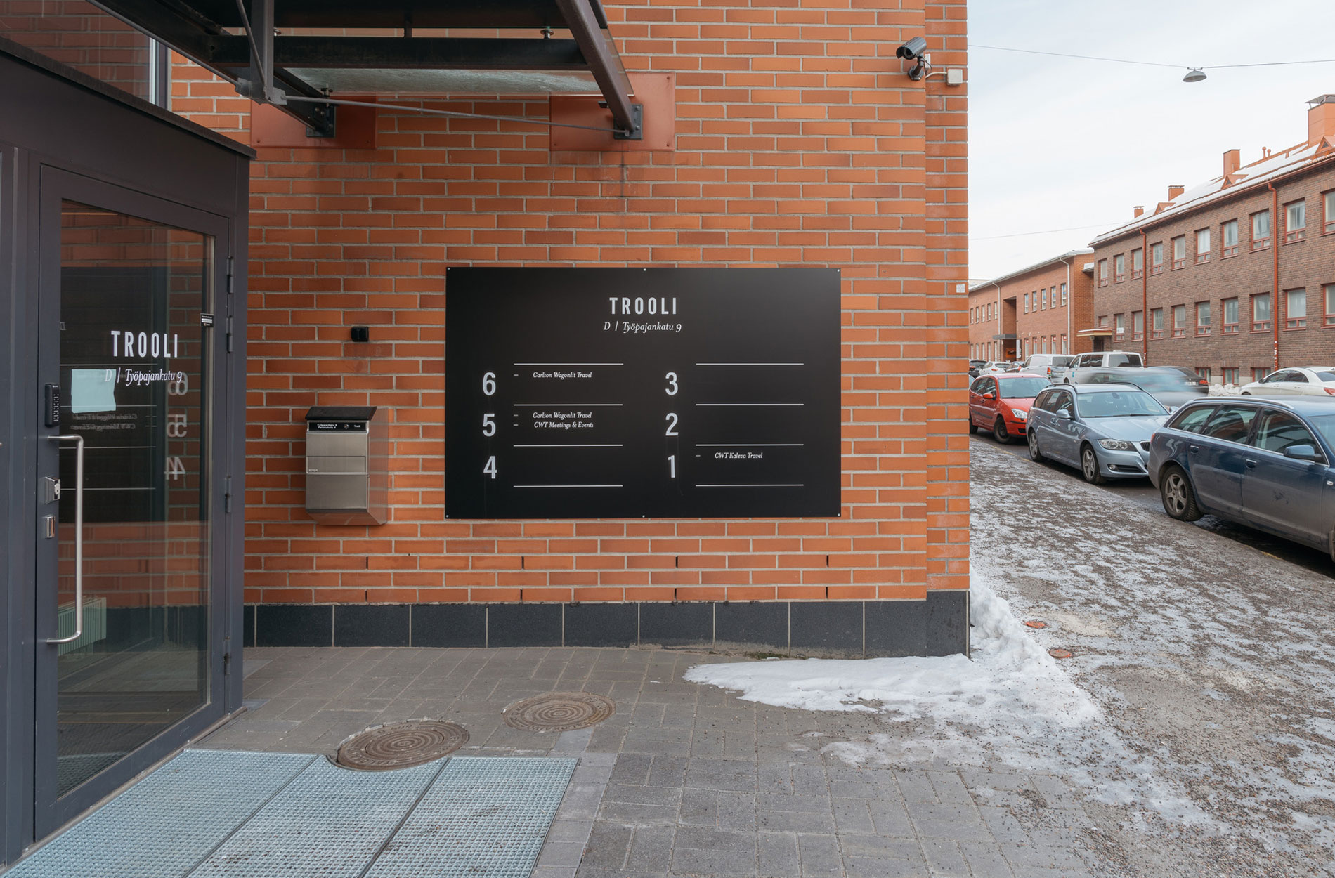 Rune & Berg Designin suunnittelema TROOLI kiinteistökehitys opasteet