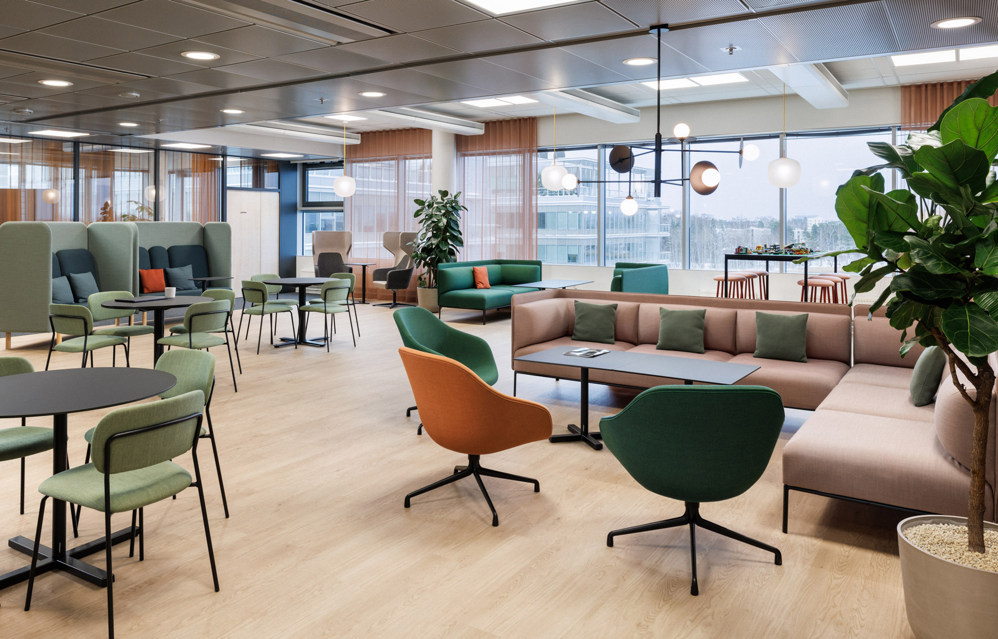 Rune & Berg Designin suunnittelema Vaisalan työympäristö