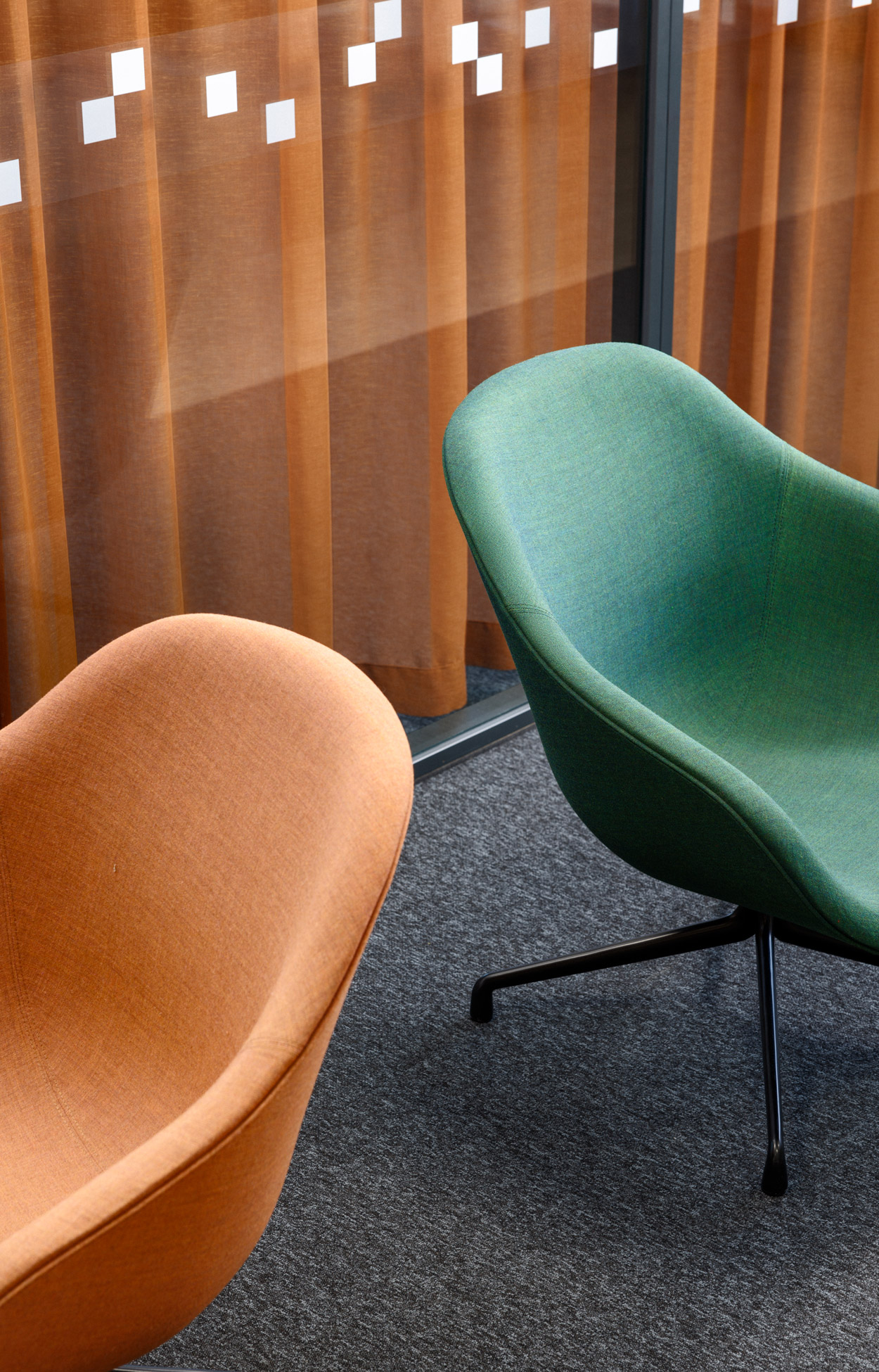 Rune & Berg Designin suunnittelema Vaisalan työympäristö