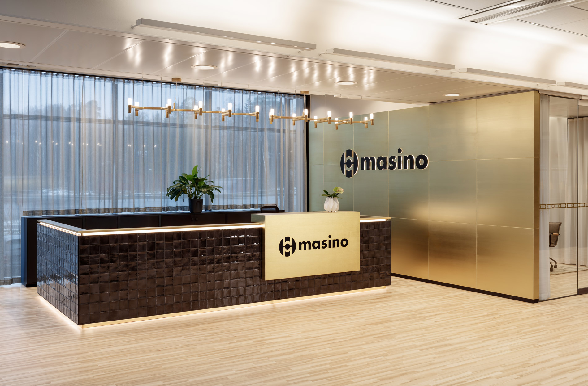 Rune & Berg Designin suunnittelema Masino työympäristön tiski