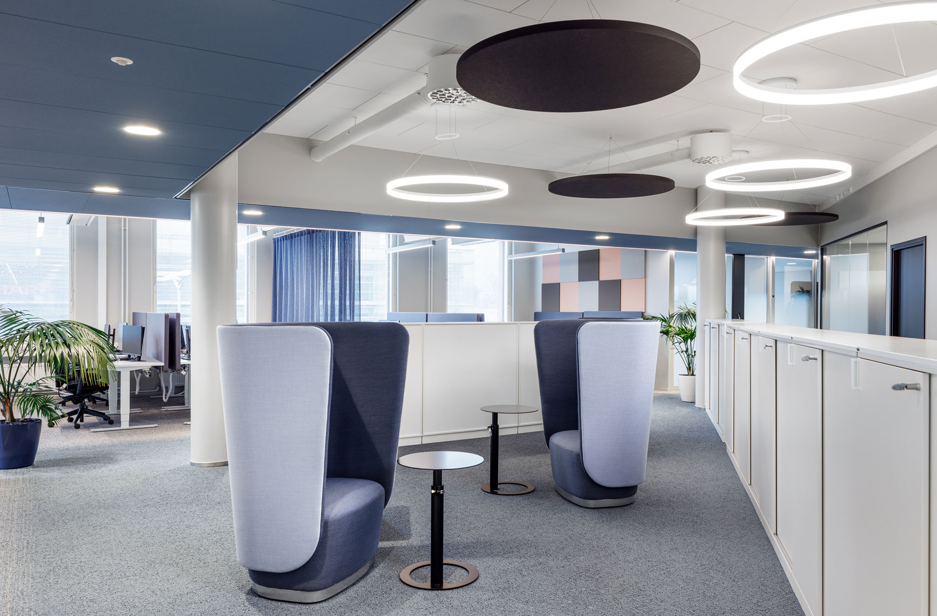 Rune & Berg Designin suunnittelema Saint-Gobain työympäristön lounge