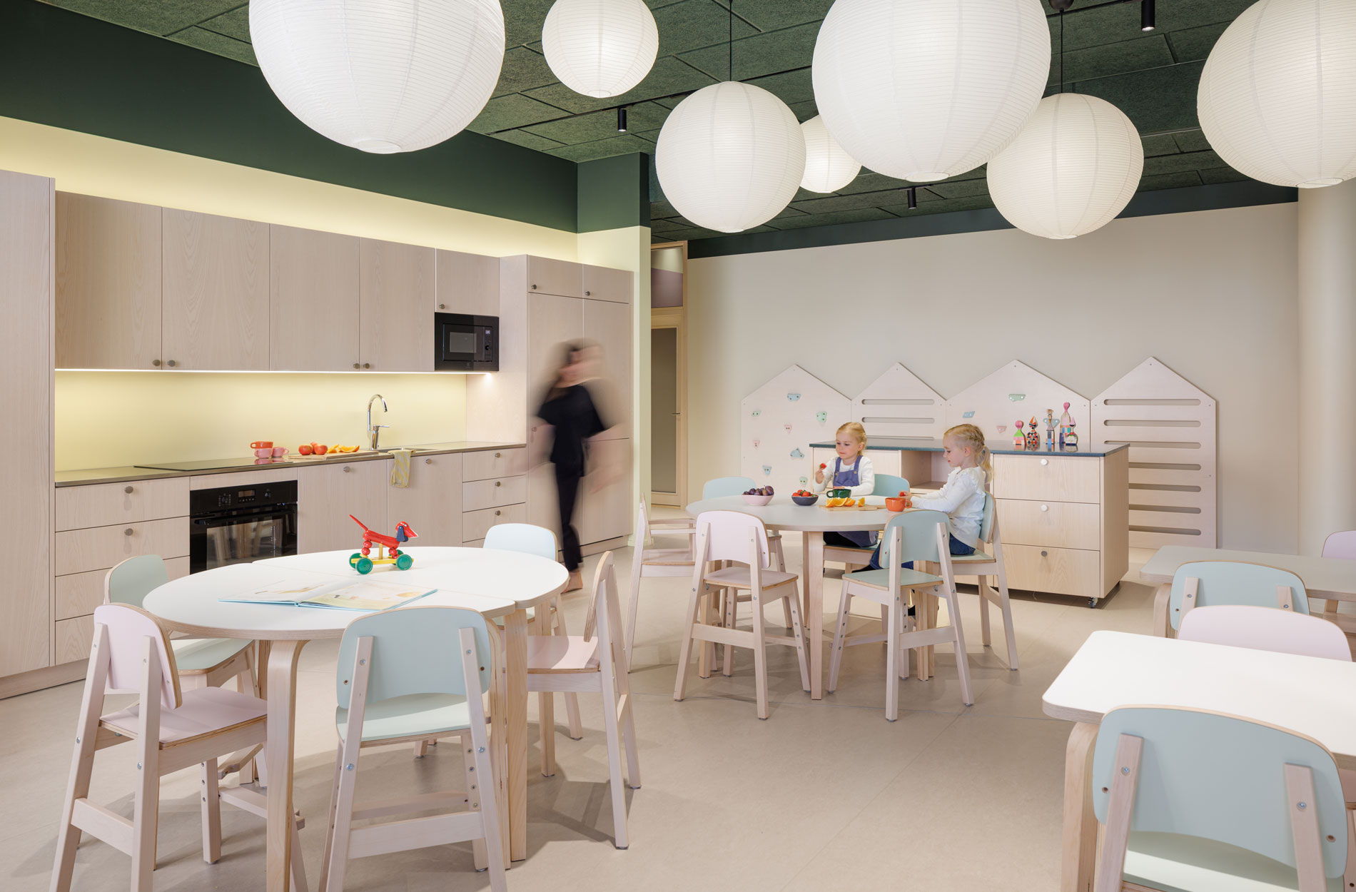 Rune & Berg Designin suunnittelema kansainvälisen yrityksen päiväkoti.